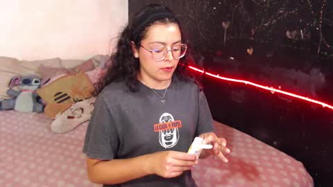 Snapshot of curlycool chatting on 01-27-25, 01:48 Max and Cata online show from 01-27-25, 01:48