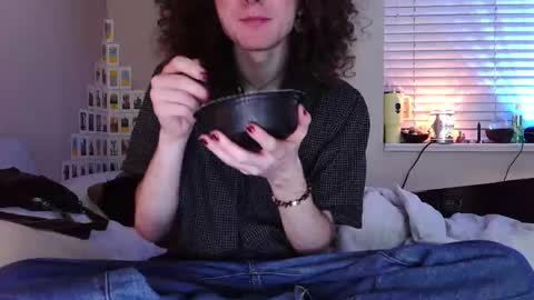 curly fries online show from 03-26-26, 08:09