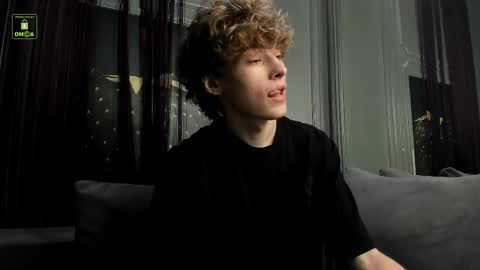 Snapshot of curlytwinkboy chatting on 09-15-25, 03:23 KEVIN online show from 09-15-25, 03:23