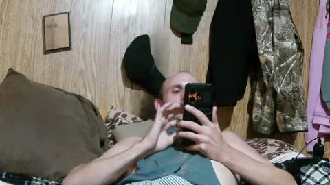 Snapshot of curtisrobert171 chatting on 06-25-26, 05:06 curtisrobert171 online show from 06-25-26, 05:06