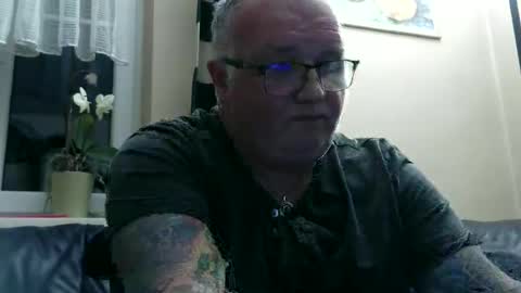 Snapshot of curtus14 chatting on 11-26-25, 09:38 curtus14 online show from 11-26-25, 09:38