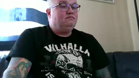 Snapshot of curtus14 chatting on 11-30-25, 01:15 curtus14 online show from 11-30-25, 01:15