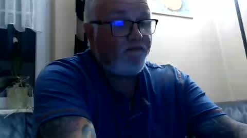 Snapshot of curtus14 chatting on 07-10-26, 09:06 curtus14 online show from 07-10-26, 09:06