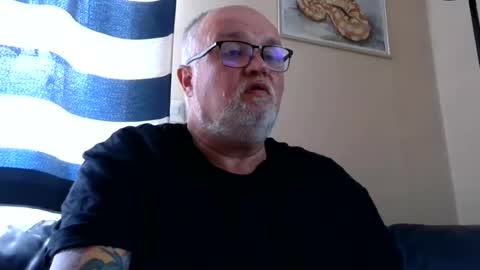 Snapshot of curtus14 chatting on 07-12-26, 11:45 curtus14 online show from 07-12-26, 11:45