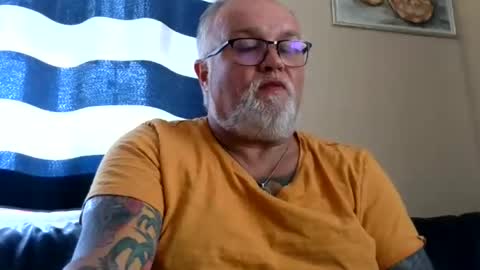 Snapshot of curtus14 chatting on 07-25-26, 01:41 curtus14 online show from 07-25-26, 01:41