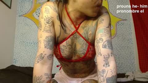 Snapshot of curuba_ chatting on 12-22-24, 02:27 Curuba online show from 12-22-24, 02:27