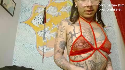 Snapshot of curuba_ chatting on 12-25-24, 01:09 Curuba online show from 12-25-24, 01:09