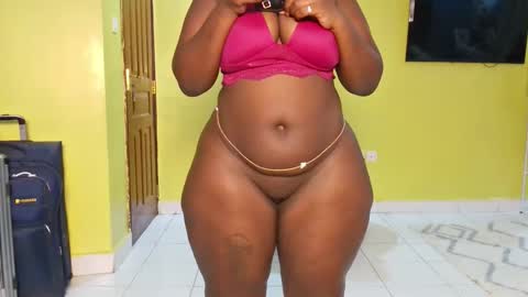 Snapshot of curvey_vee chatting on 02-16-26, 02:51 virginia online show from 02-16-26, 02:51