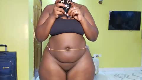 Snapshot of curvey_vee chatting on 02-17-26, 05:15 virginia online show from 02-17-26, 05:15