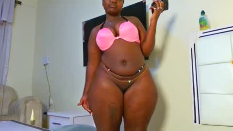 Snapshot of curvey_vee chatting on 02-27-26, 05:40 virginia online show from 02-27-26, 05:40