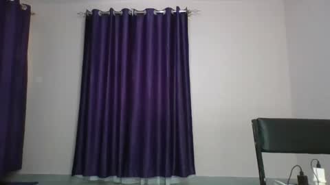 Essie online show from 02-12-25, 10:14