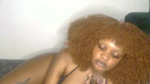 Snapshot of curvy_vee chatting on 07-17-26, 11:20 vee online show from 07-17-26, 11:20