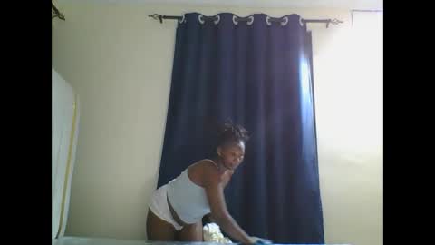 Snapshot of curvybootyj chatting on 02-04-25, 01:56 CuteJJudy online show from 02-04-25, 01:56