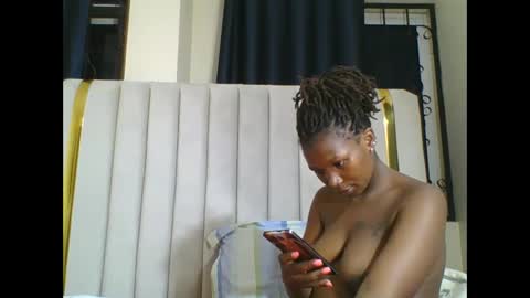 Snapshot of curvybootyj chatting on 02-08-25, 01:43 CuteJJudy online show from 02-08-25, 01:43