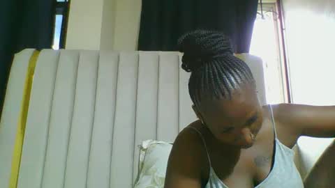 Snapshot of curvybootyj chatting on 02-11-25, 04:11 CuteJJudy online show from 02-11-25, 04:11