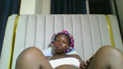 Snapshot of curvybootyj chatting on 02-26-25, 05:39 CuteJJudy online show from 02-26-25, 05:39