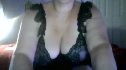 Snapshot of curvyclan chatting on 07-10-26, 05:01 curvyclan online show from 07-10-26, 05:01