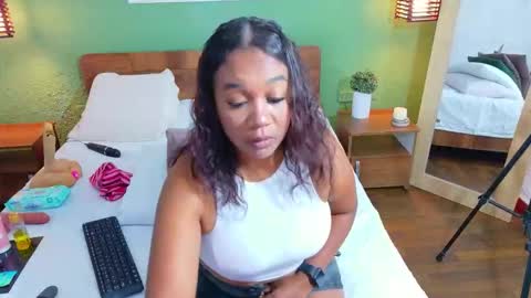 Danna online show from 10-20-25, 07:58