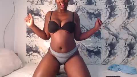 Snapshot of curvyj255 chatting on 07-11-26, 07:49 curvyj255 online show from 07-11-26, 07:49
