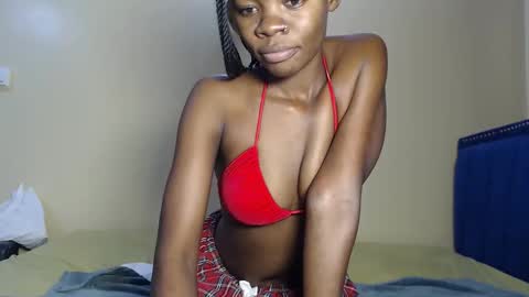 Snapshot of curvyjoan chatting on 10-29-25, 09:55 curvyjoan online show from 10-29-25, 09:55