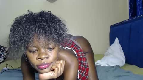 Snapshot of curvyjoan chatting on 10-31-25, 10:38 curvyjoan online show from 10-31-25, 10:38