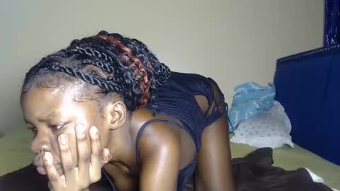 Snapshot of curvyjoan chatting on 11-12-25, 10:04 curvyjoan online show from 11-12-25, 10:04