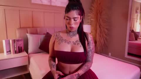 Snapshot of curvyliciouss chatting on 06-14-26, 08:11 Samantha online show from 06-14-26, 08:11