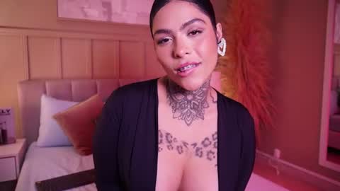 Snapshot of curvyliciouss chatting on 06-18-26, 05:50 Samantha online show from 06-18-26, 05:50
