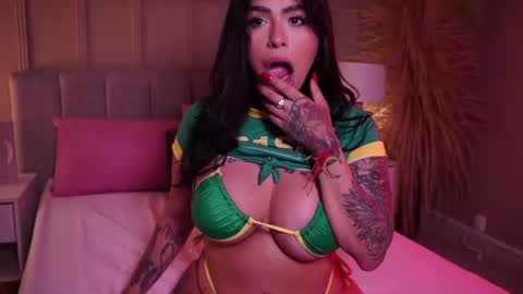 Snapshot of curvyliciouss chatting on 06-28-26, 04:35 Samantha online show from 06-28-26, 04:35