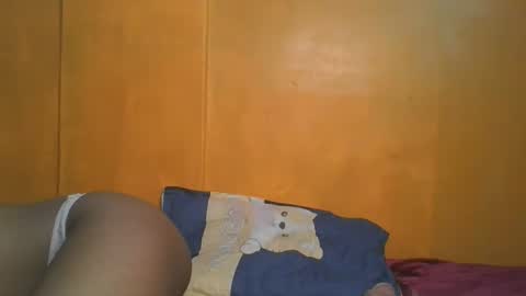 Snapshot of curvylyin chatting on 10-15-25, 11:32 curvylyin online show from 10-15-25, 11:32