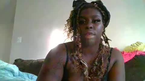 Snapshot of curvyychocolate chatting on 12-31-24, 10:45 curvyychocolate online show from 12-31-24, 10:45