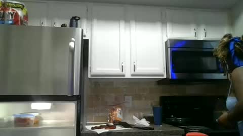 Snapshot of curvyychocolate chatting on 01-19-25, 10:17 curvyychocolate online show from 01-19-25, 10:17