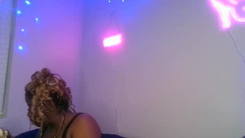 Snapshot of curvyychocolate chatting on 02-04-25, 12:08 curvyychocolate online show from 02-04-25, 12:08