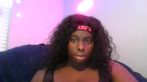 Snapshot of curvyychocolate chatting on 02-11-25, 10:07 curvyychocolate online show from 02-11-25, 10:07