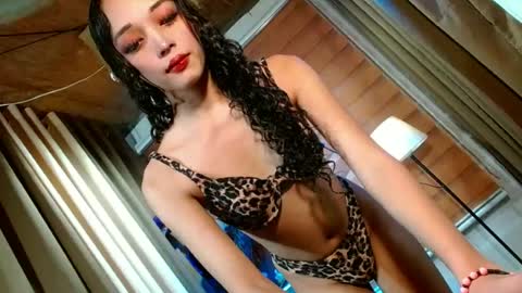 Snapshot of curybb_hanna19 chatting on 06-25-26, 11:04 BBY CURLYHANNA online show from 06-25-26, 11:04