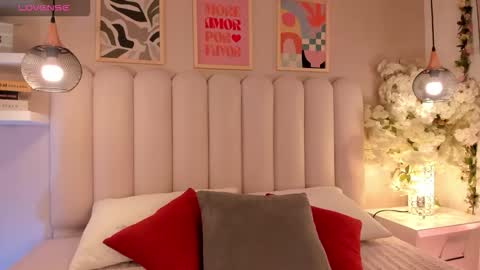 Snapshot of cute__cherry_ chatting on 10-22-25, 09:14 Amber online show from 10-22-25, 09:14