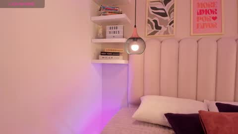 Snapshot of cute__cherry_ chatting on 11-10-25, 09:14 Amber online show from 11-10-25, 09:14