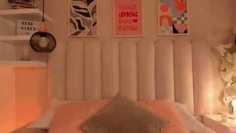 Snapshot of cute__cherry_ chatting on 12-14-25, 12:10 Amber online show from 12-14-25, 12:10