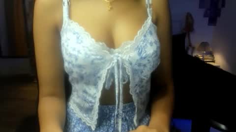 Snapshot of cute_alishaa chatting on 05-22-26, 05:25 Alisha online show from 05-22-26, 05:25