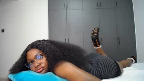 Liya online show from 07-18-26, 03:54