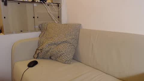 Tomas online show from 12-19-25, 06:37