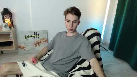 Snapshot of cute_brian chatting on 10-26-25, 03:18 Im Brian online show from 10-26-25, 03:18