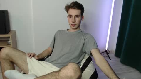 Snapshot of cute_brian chatting on 11-05-25, 03:12 Im Brian online show from 11-05-25, 03:12