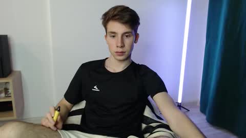 Snapshot of cute_brian chatting on 11-15-25, 03:52 Im Brian online show from 11-15-25, 03:52