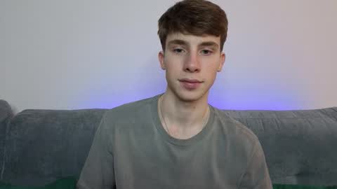 Snapshot of cute_brian chatting on 12-17-25, 04:46 Im Brian online show from 12-17-25, 04:46