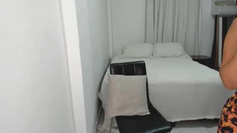 Sara online show from 12-22-25, 12:51