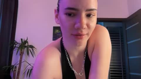 Snapshot of cute_bubbles chatting on 05-17-26, 04:03 cute_bubbles online show from 05-17-26, 04:03