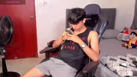 Snapshot of cute_diego_ chatting on 06-23-26, 10:52 Diego online show from 06-23-26, 10:52