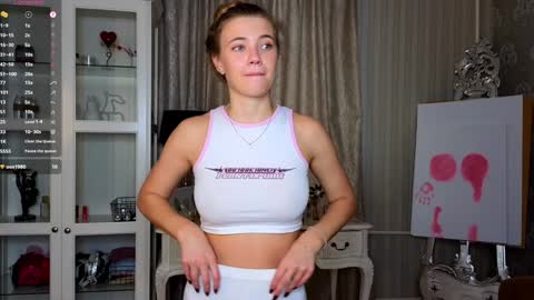 Snapshot of cute_fox_girl chatting on 10-24-25, 07:38 Anne online show from 10-24-25, 07:38