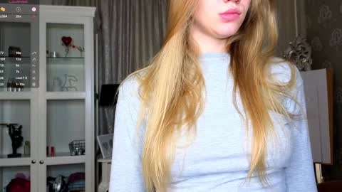 Snapshot of cute_fox_girl chatting on 11-07-25, 07:41 Anne online show from 11-07-25, 07:41